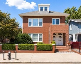 Building Photo - 6135 Liebig Ave