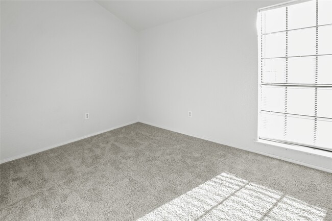 Building Photo - 8703 Victorian Village Dr