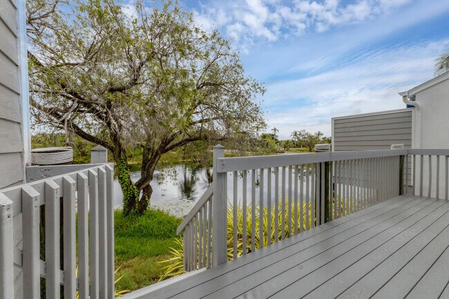 Building Photo - 513 Woodstork Cir