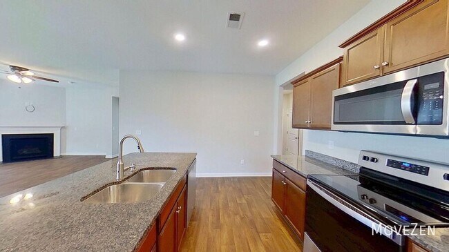 Building Photo - 22 Crestwood Pnes Trl