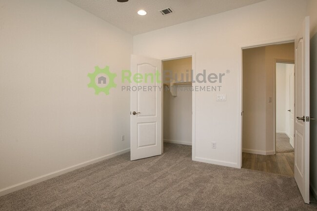 Building Photo - !!WOW!!! Winter Leasing Special Pricing!!!