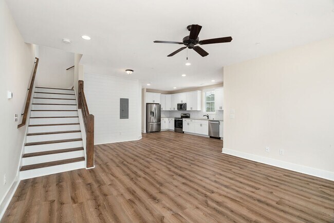 Building Photo - 868 Twin Forks Ave