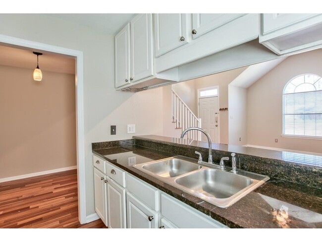 Building Photo - 1330 Pawnee Pointe Ct