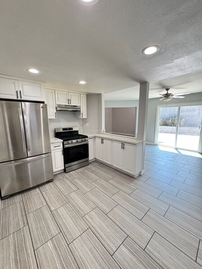 Building Photo - Beautiful 4- Bedroom Home