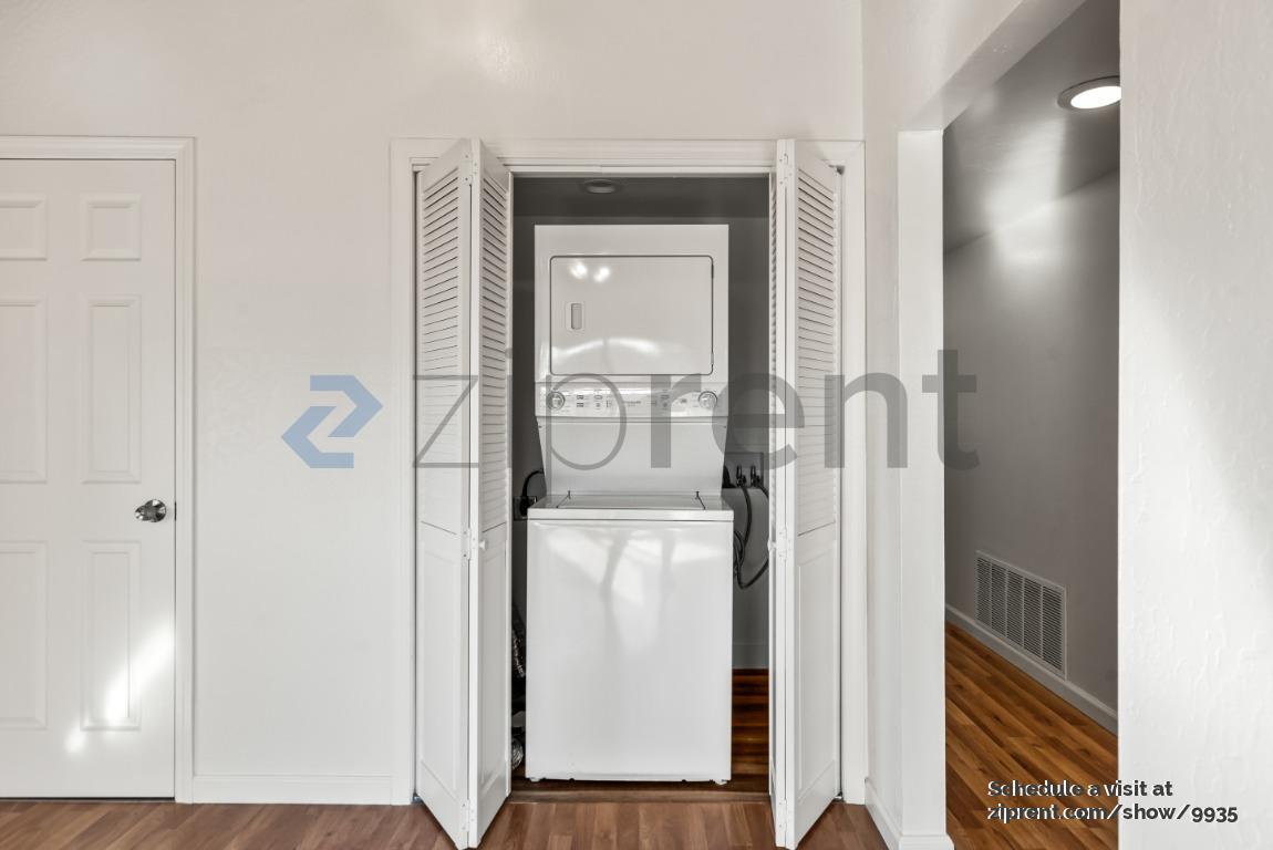 Building Photo - 10806 Hubbard Way