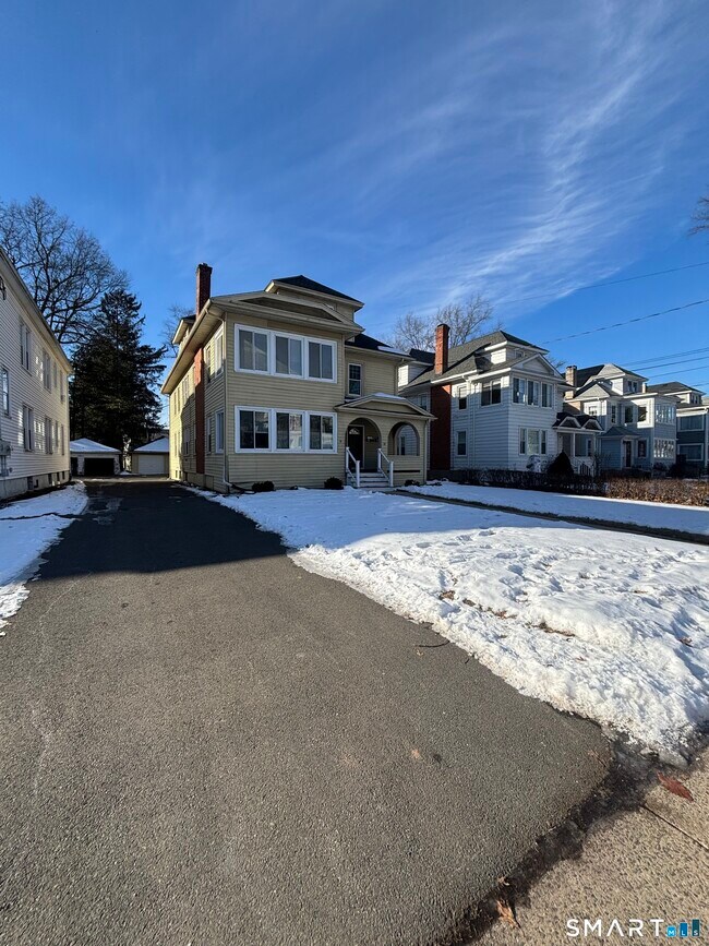 Building Photo - 9 Bretton Rd