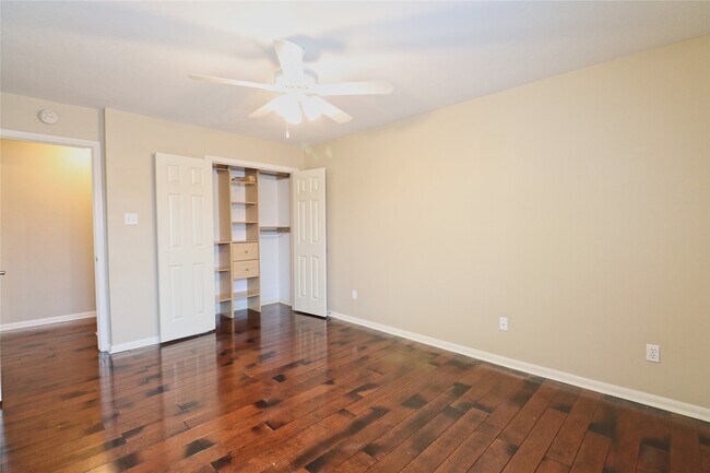 Building Photo - 4530 Springfield Lakes St