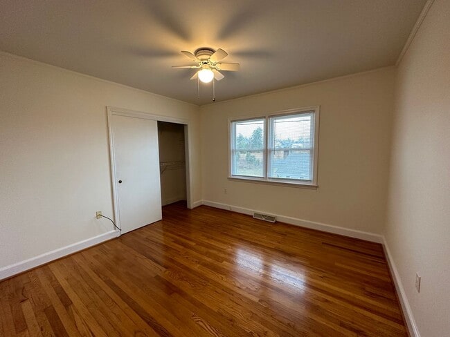 Building Photo - 3 Bed/2 Bath in Seneca, SC