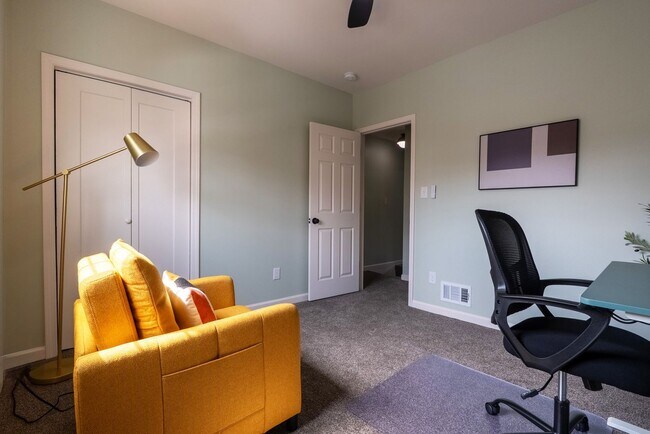 Building Photo - 335 Taylor-Mid-Term Rental