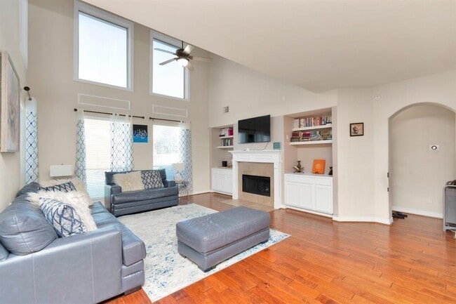 Building Photo - 26511 Cresent Cove Ln