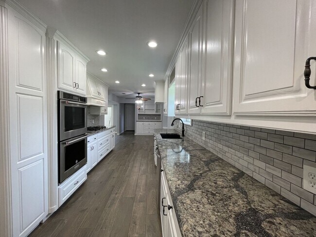 Building Photo - 3209 Bridlegate Dr
