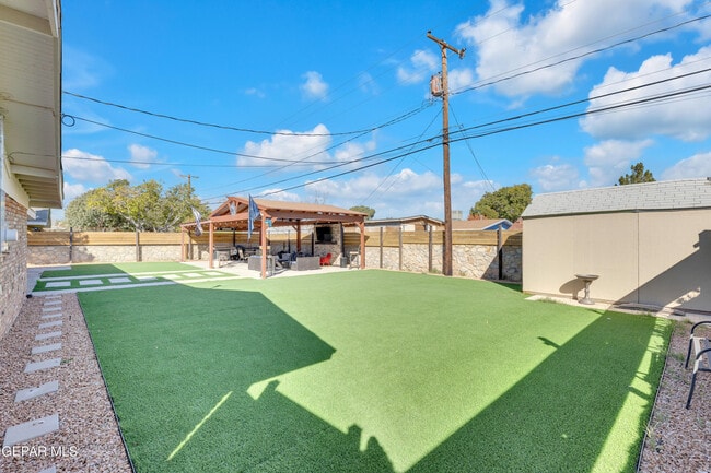 Building Photo - 9913 Album Ave