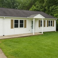 Building Photo - Two bedroom, 1 bath updated apartment in Burlington