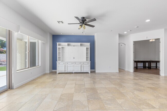 Building Photo - 40378 Corte San Carlos