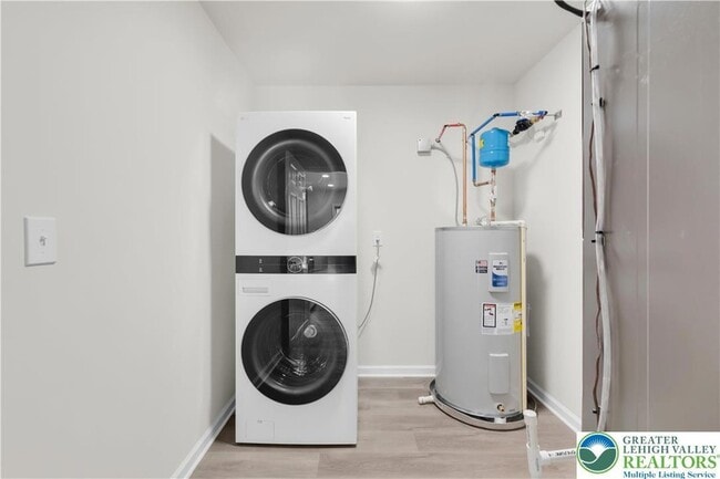 Building Photo - 1513 Maple St