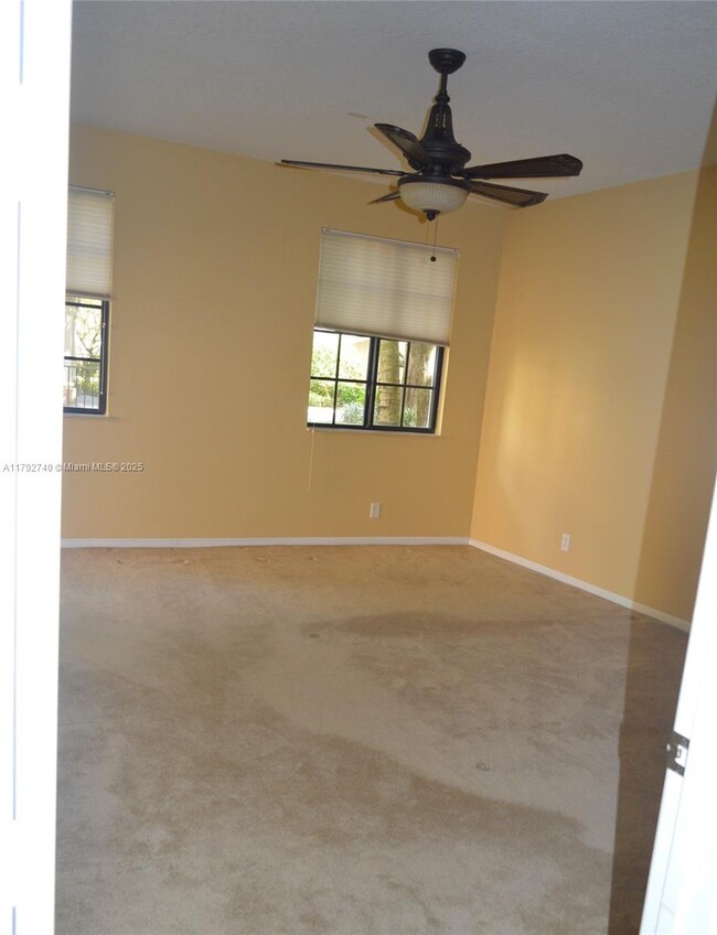 Building Photo - 2812 Center Ct Dr