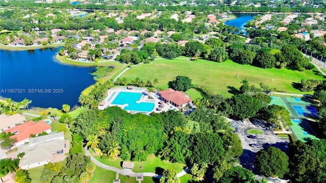 Building Photo - 4383 Laurel Ridge Cir