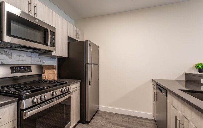 Building Photo - 416 Highland Ave