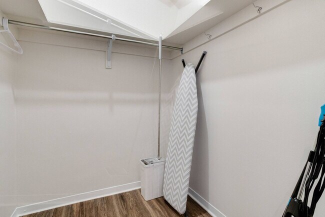 Building Photo - 112 W University Pkwy