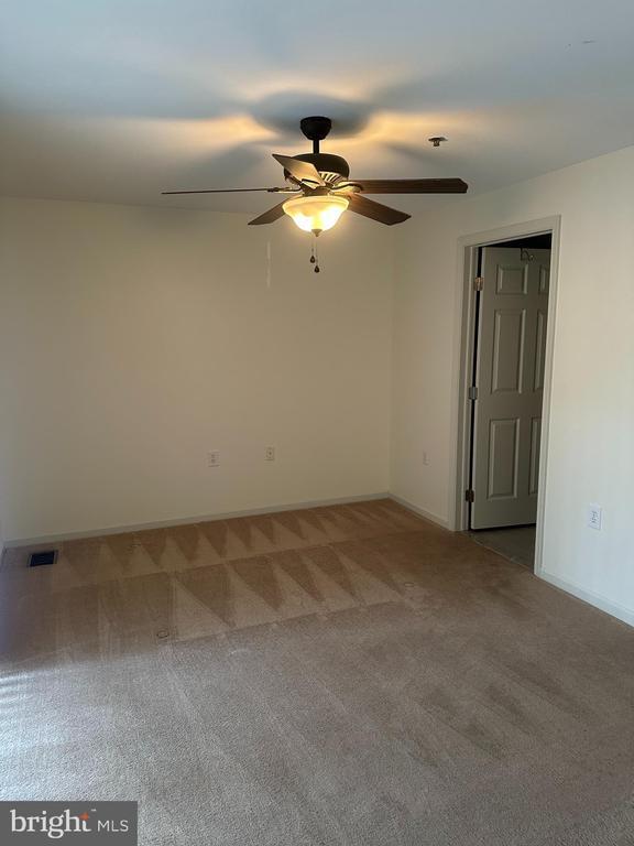 Building Photo - 231 Paoli Pointe Dr