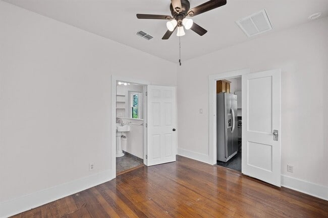 Building Photo - 713 Patterson Ave