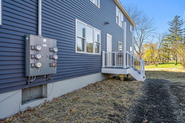 Building Photo - 3 Platt St