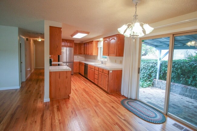 Building Photo - Pet friendly Jacksonville Home!!!