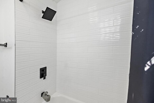 Building Photo - 608 Winona Ct