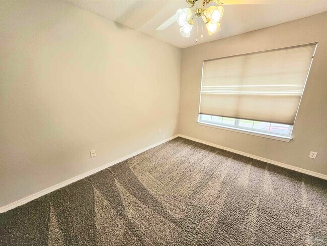 Building Photo - 3331 Two Sisters Wy