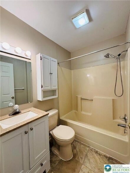 Building Photo - 102 Quaker Dr