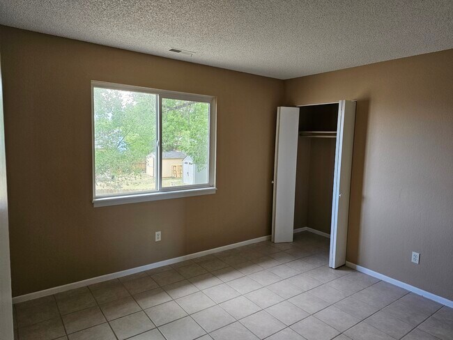 Building Photo - 3480 Cochran Dr
