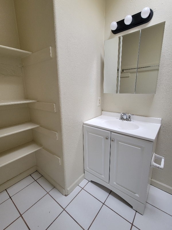 Building Photo - 3805 E Glenn St