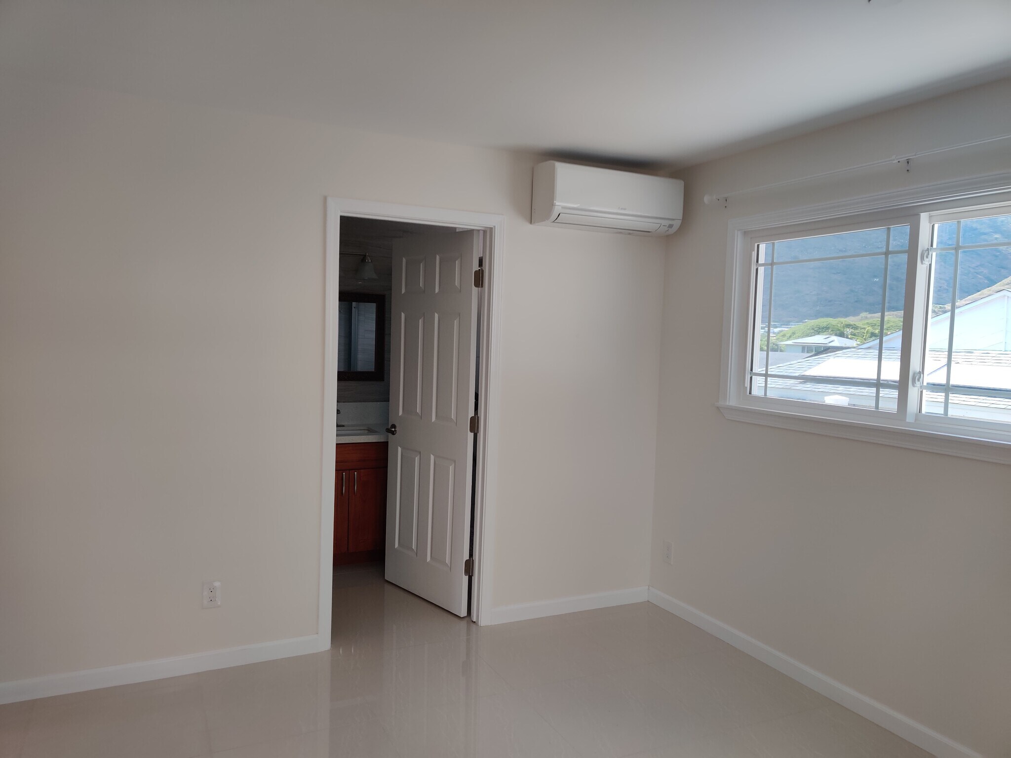 Building Photo - 5846 Kalanianaole Hwy