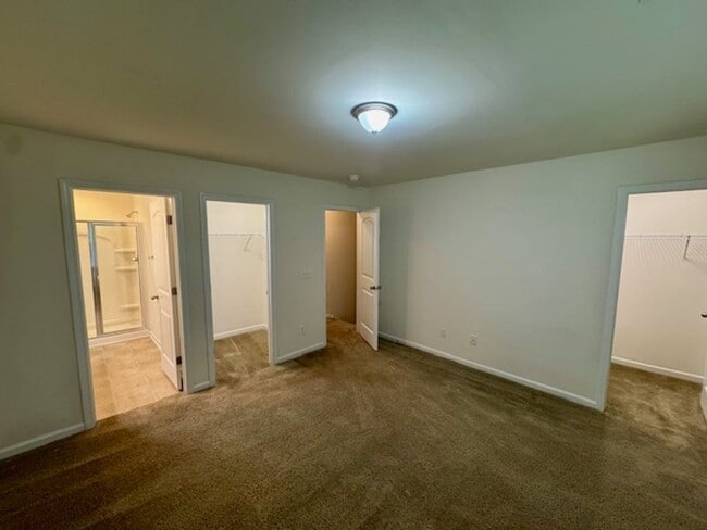 Building Photo - Crosstowne Townhome Available NOW!