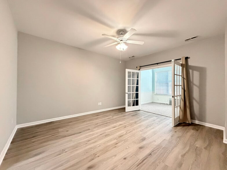 Building Photo - 10483 Dapping Dr