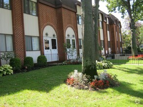 Building Photo - 755 Chestnut St