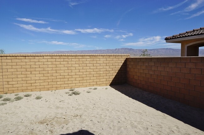 Building Photo - 73528 Cierra St