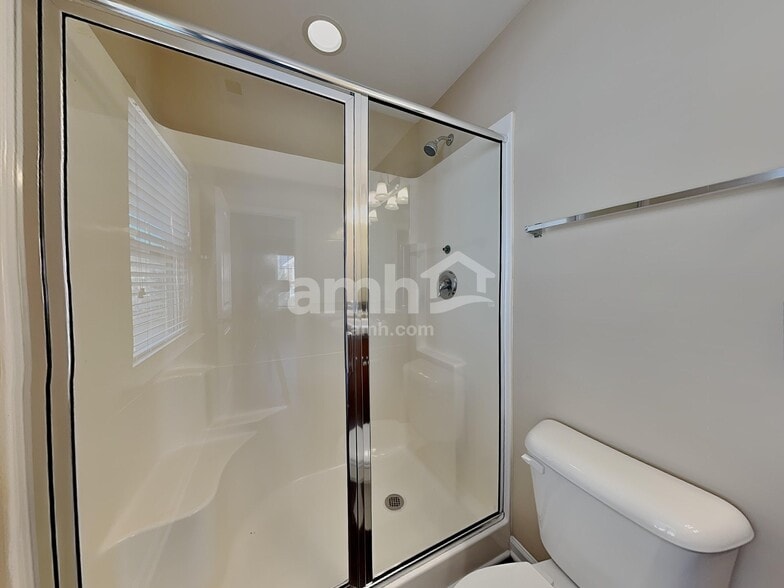 Building Photo - 405 Birch Run Dr