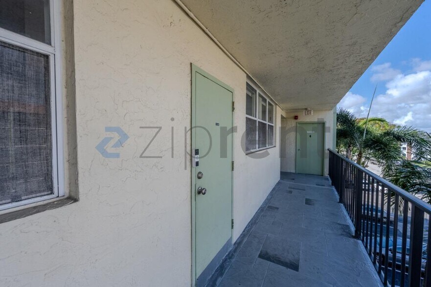 Building Photo - Unit 430C