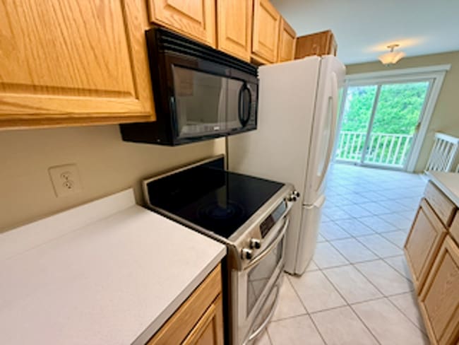 Building Photo - 2802 Willow Ct