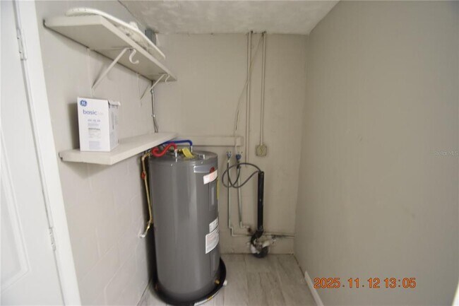 Building Photo - 7317 Dianne Dr