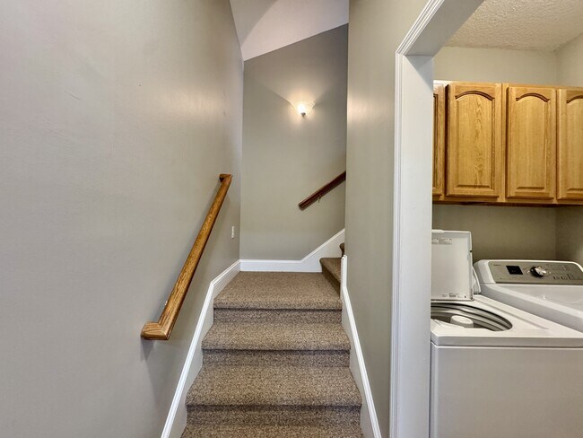 Building Photo - 513 Tanasi Cir