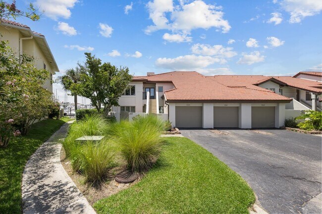 Building Photo - 3505 Harbor Dr