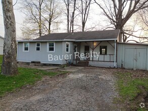 Building Photo - Two Bedroom in Crestview Local Schools