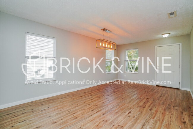 Building Photo - 3879 Liriope St