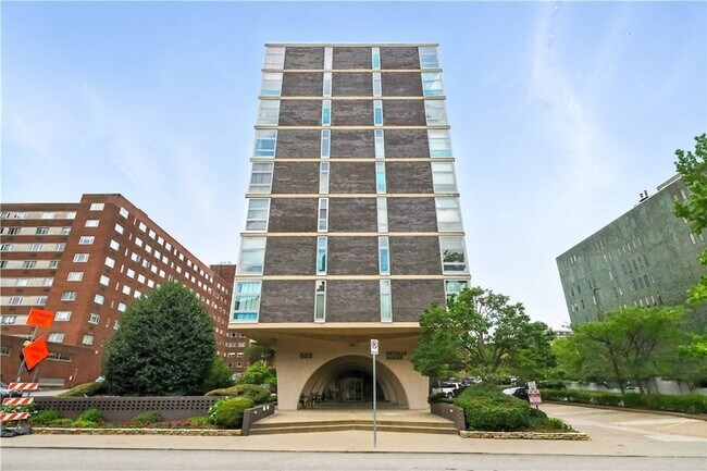 Building Photo - 552 N Neville St