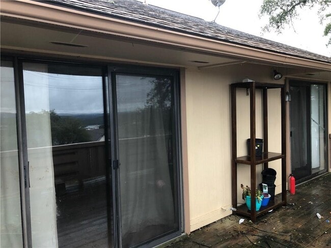 Building Photo - 1 Oaks Pl