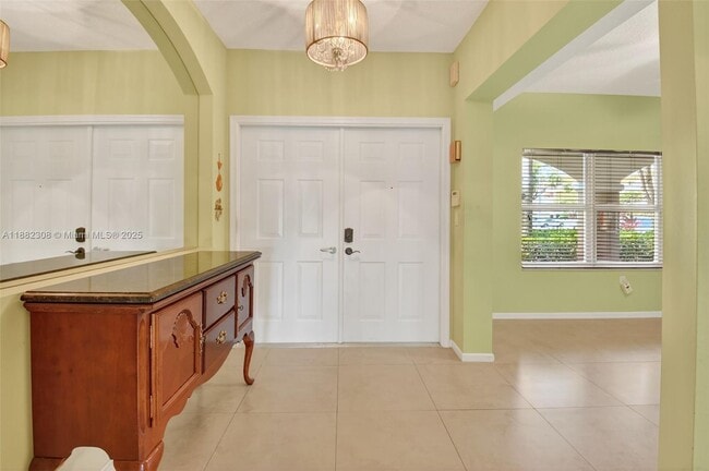 Building Photo - 5938 Crystal Shores Dr