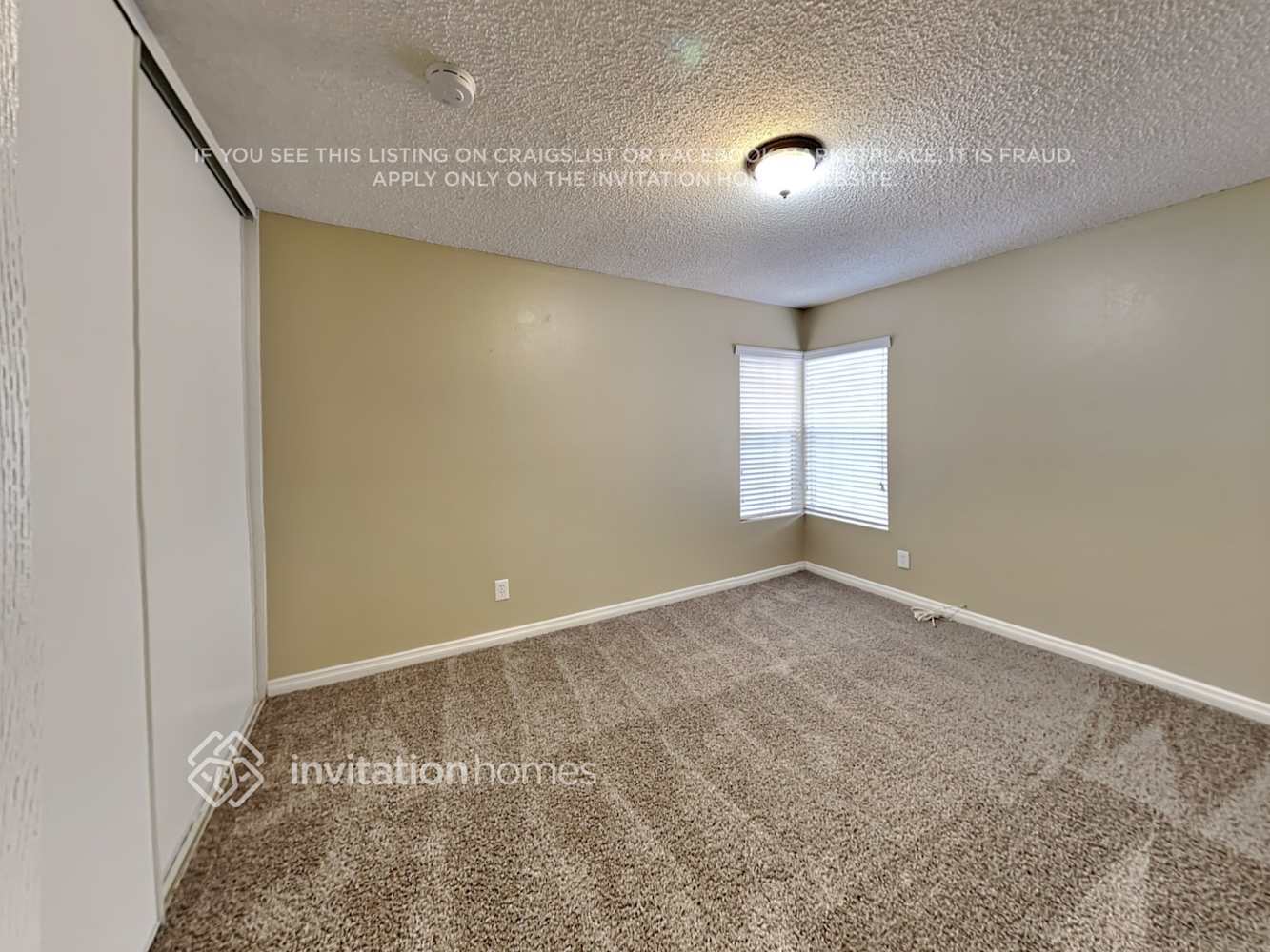 Building Photo - 5922 W Mauna Loa Ln