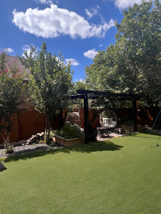 Backyard Gazebo - 5704 Alonso Dr